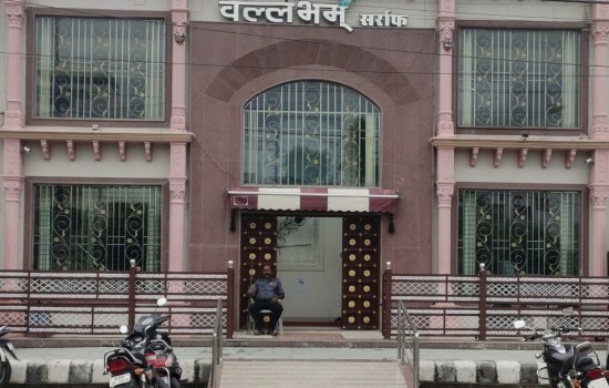 Vallabhaam Sarraf